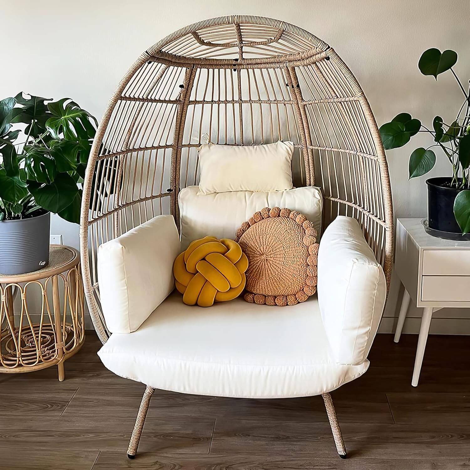 YITAHOME Egg Chair Wicker Outdoor Indoor Review YITAHOME Beige Egg Chair for